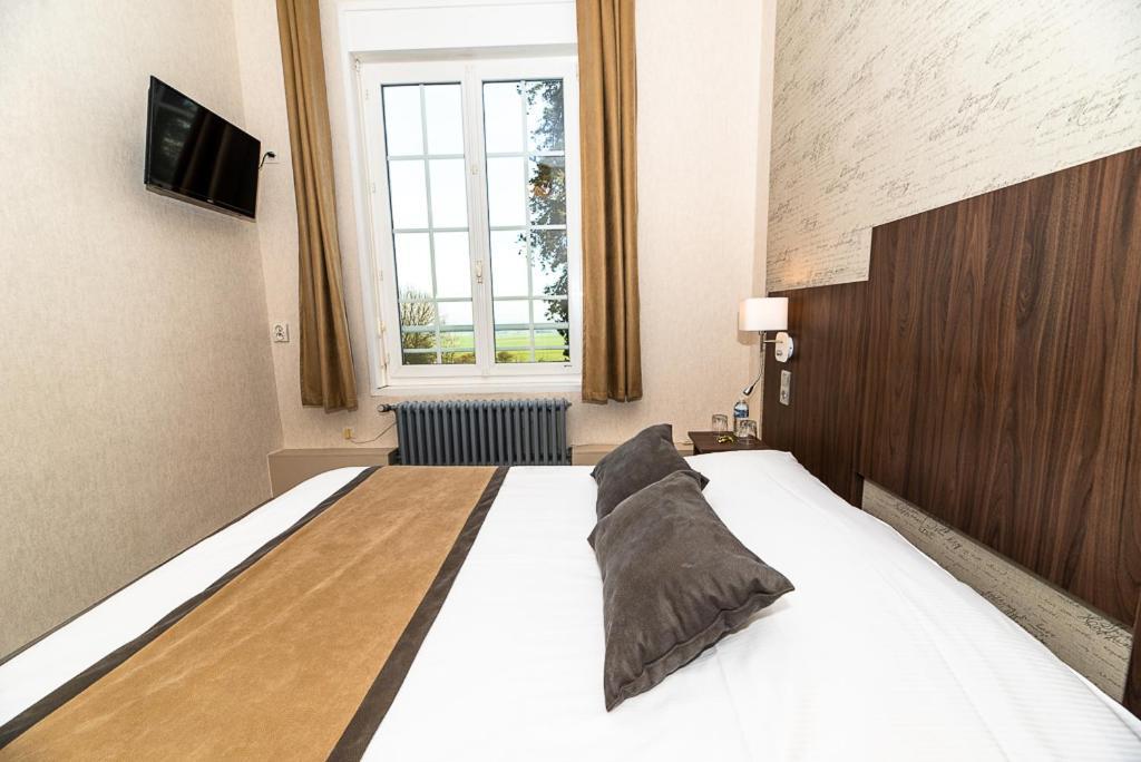 Logis - Hotel Restaurant La Sapiniere Wisques Zewnętrze zdjęcie