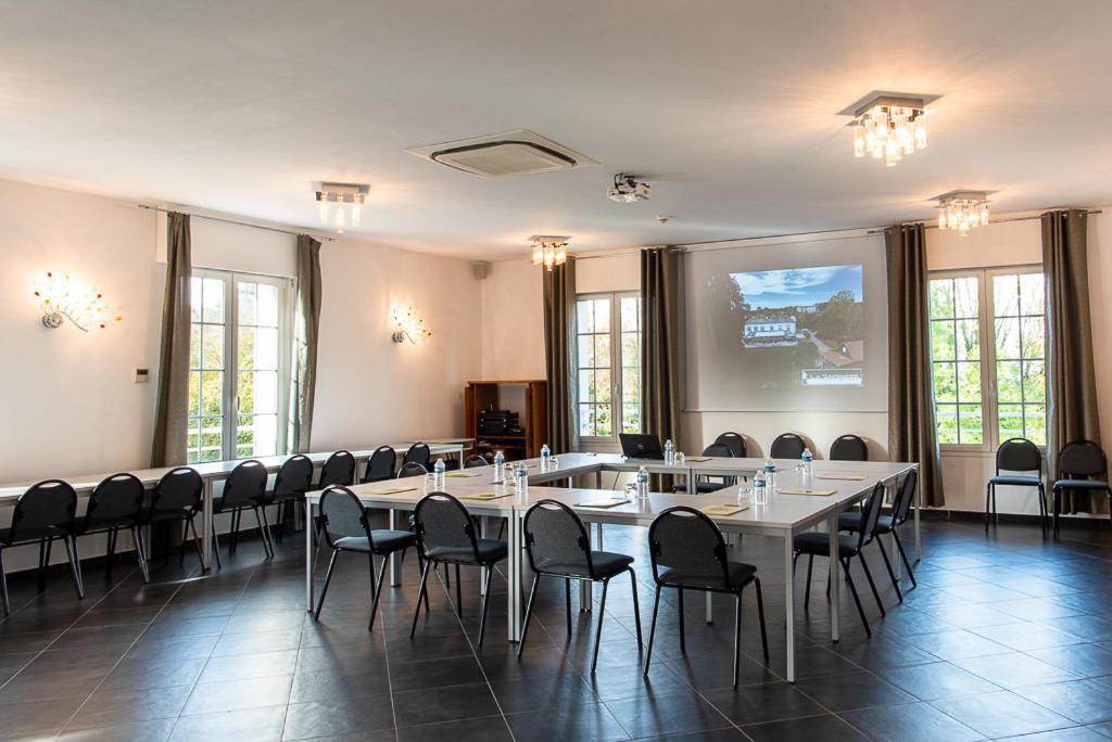 Logis - Hotel Restaurant La Sapiniere Wisques Zewnętrze zdjęcie