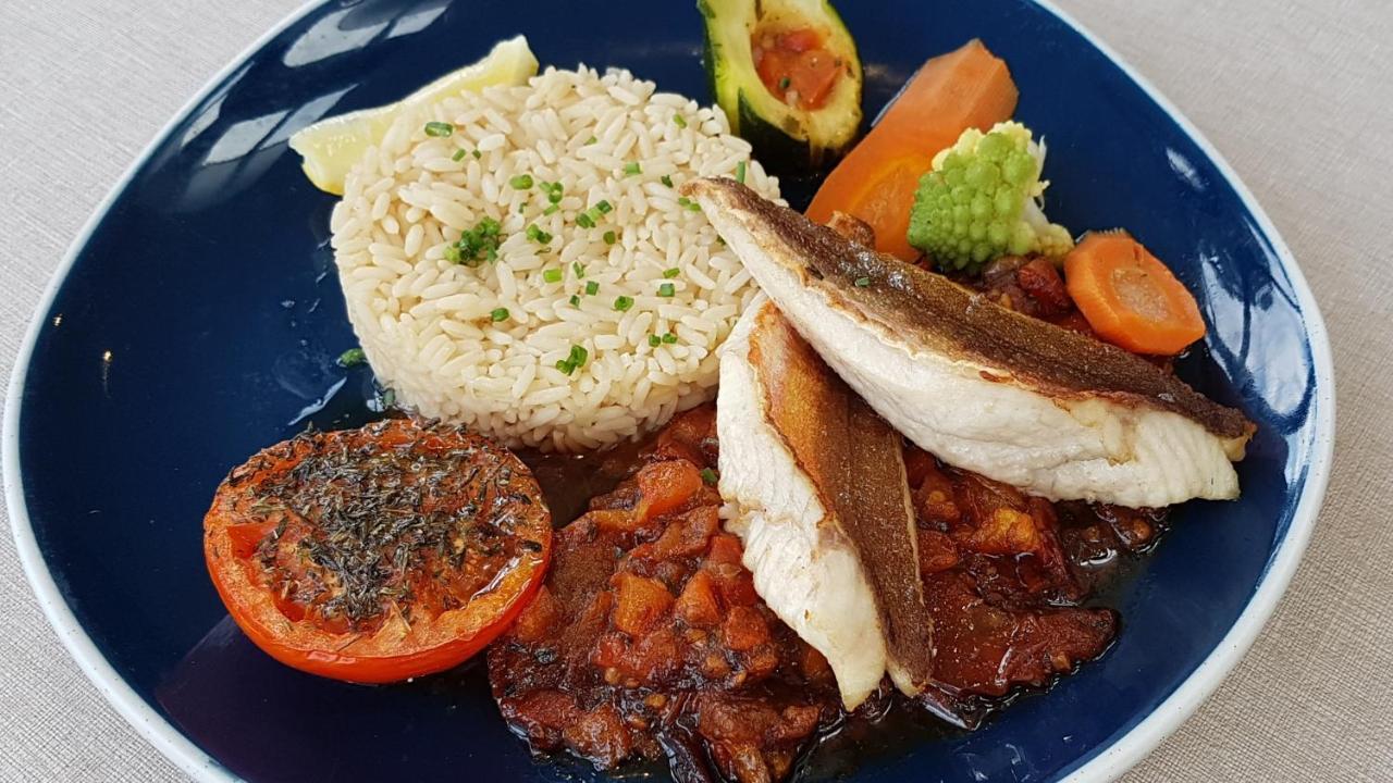 Logis - Hotel Restaurant La Sapiniere Wisques Zewnętrze zdjęcie