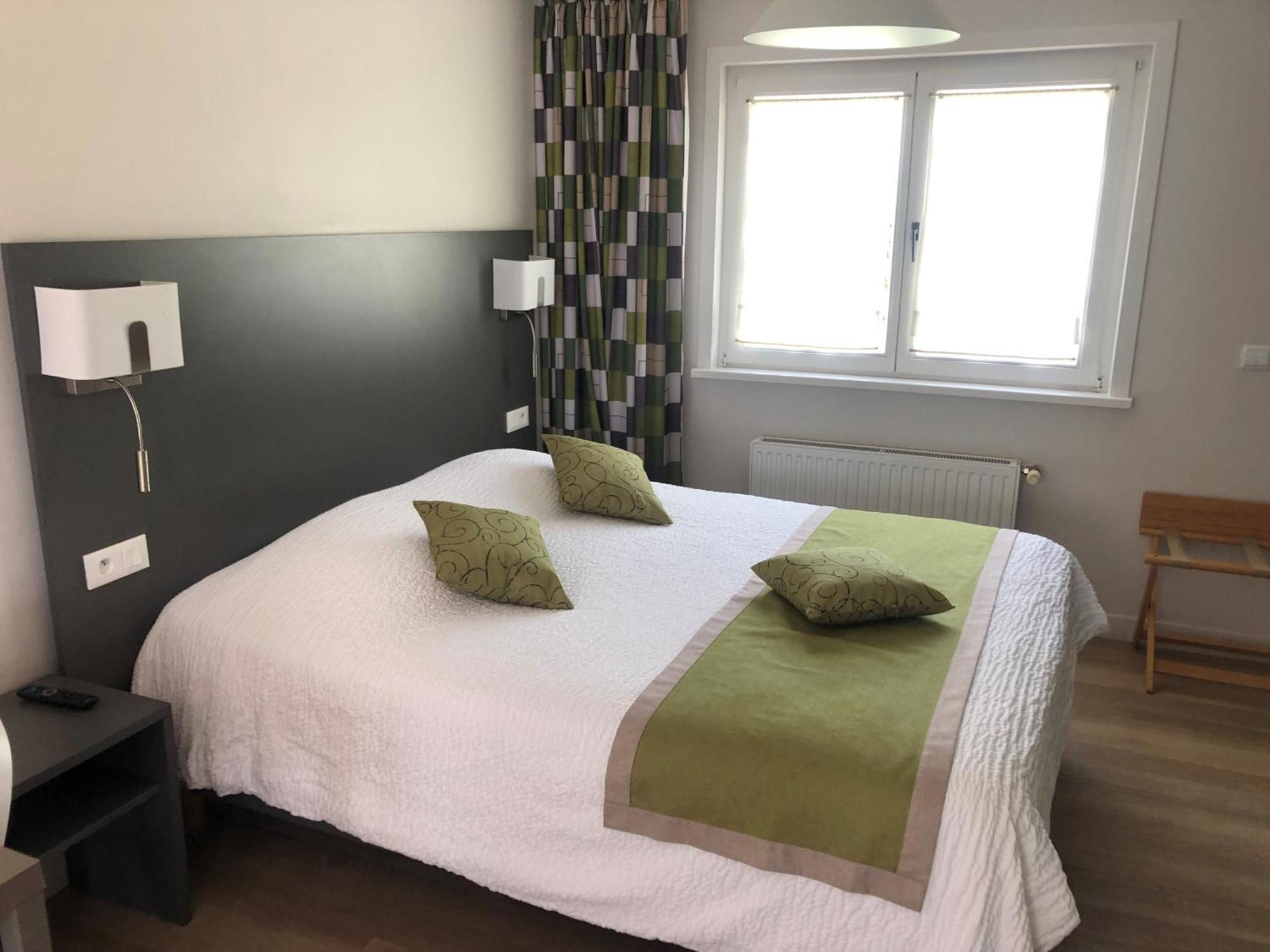 Logis - Hotel Restaurant La Sapiniere Wisques Zewnętrze zdjęcie
