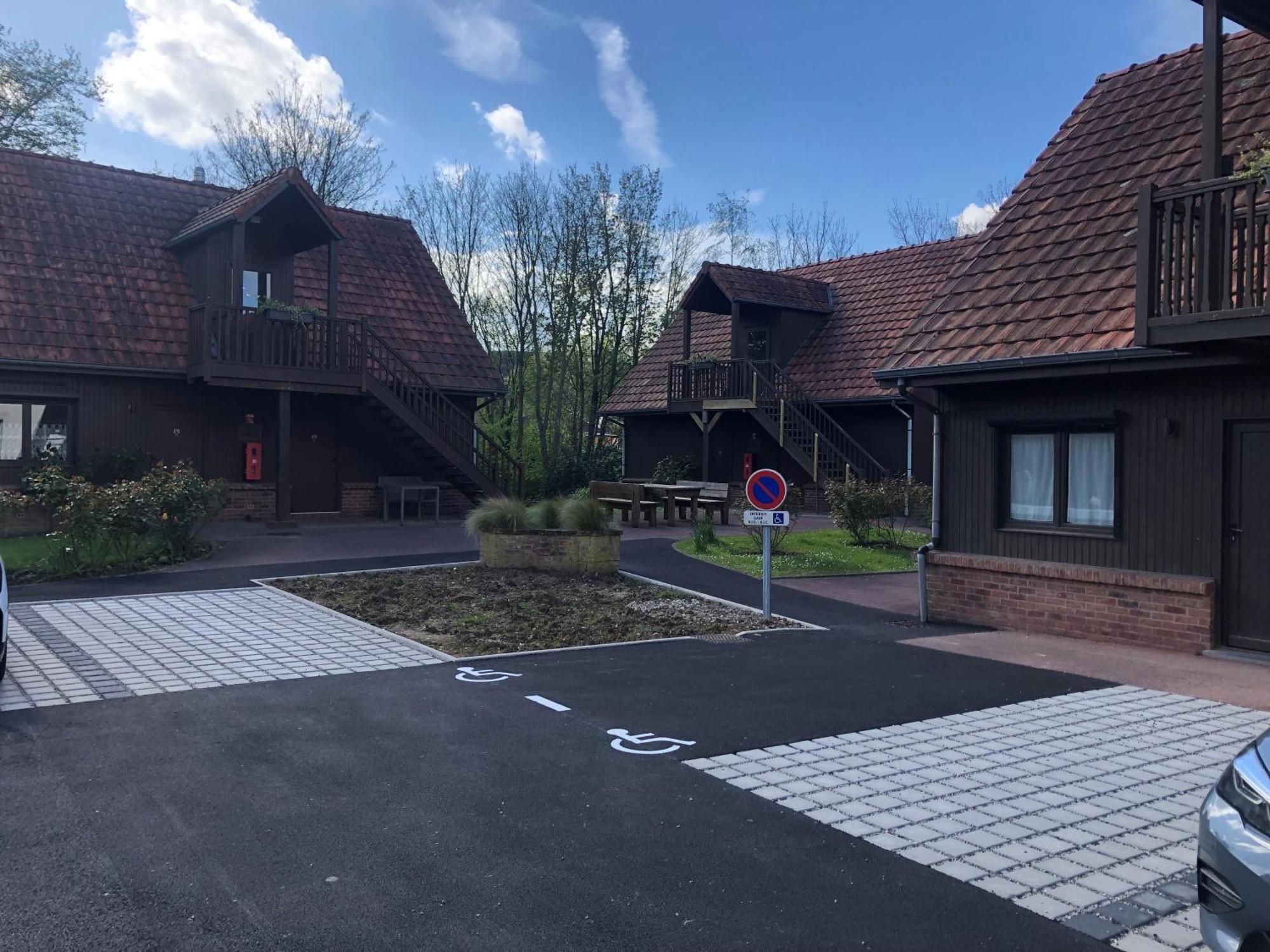 Logis - Hotel Restaurant La Sapiniere Wisques Zewnętrze zdjęcie