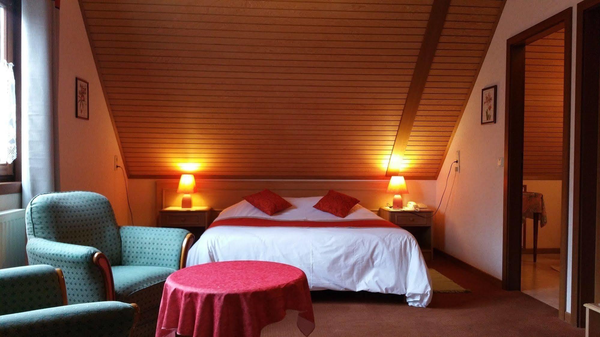 Logis - Hotel Restaurant La Sapiniere Wisques Zewnętrze zdjęcie